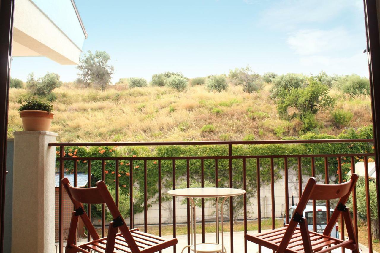 Villa I Minnulareddi จีอาร์ดีนี นักซอส ภายนอก รูปภาพ